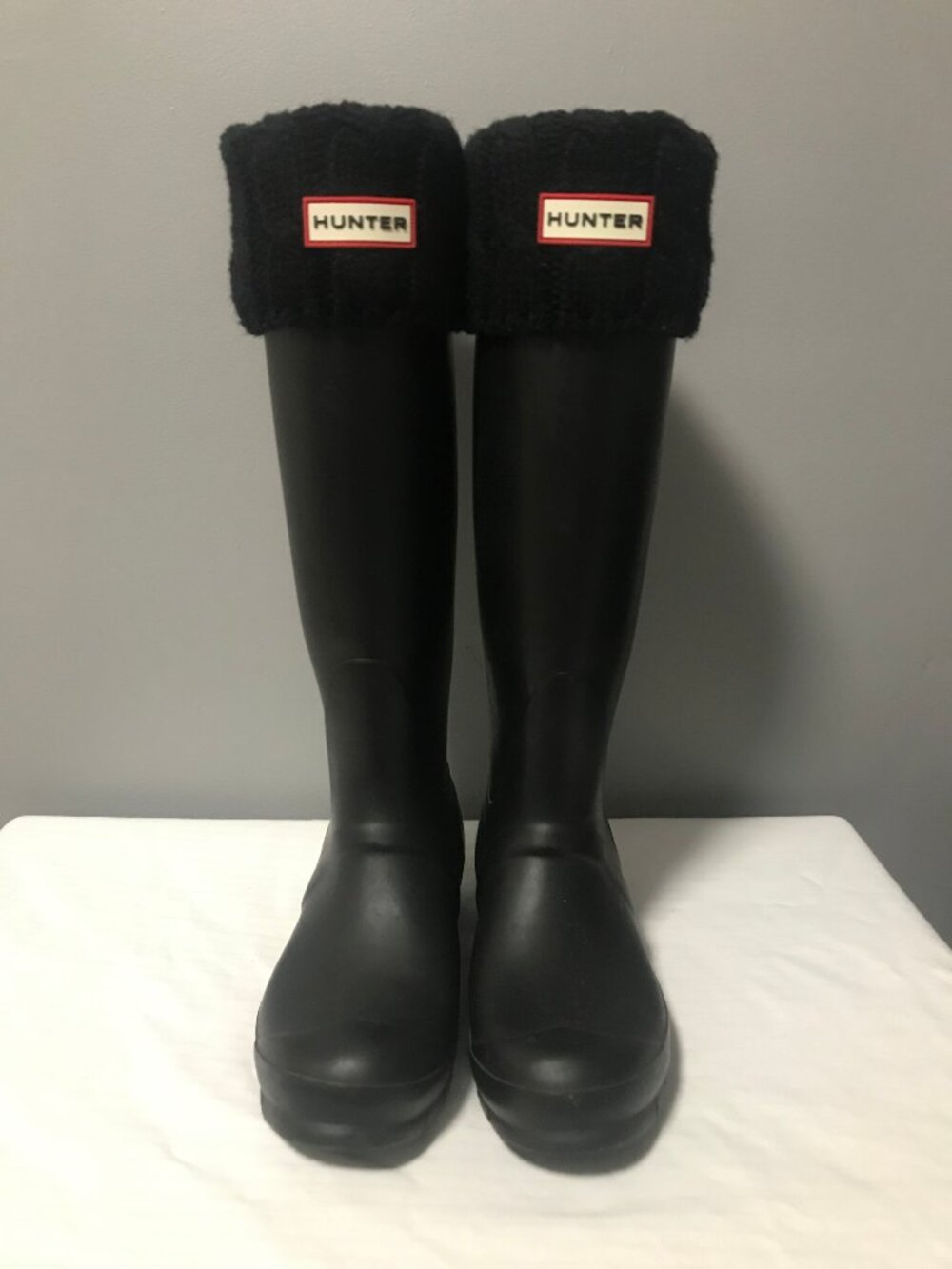 Hunter Original Tall Black Rubber Rain Boots with Matching Socks size 6 / 6.5